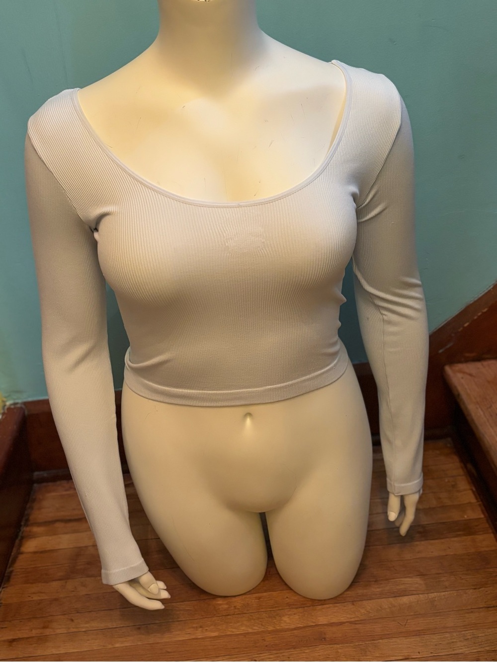 Women's Long Sleeve Ribbed Scoop-Neck Crop Top - powder blue